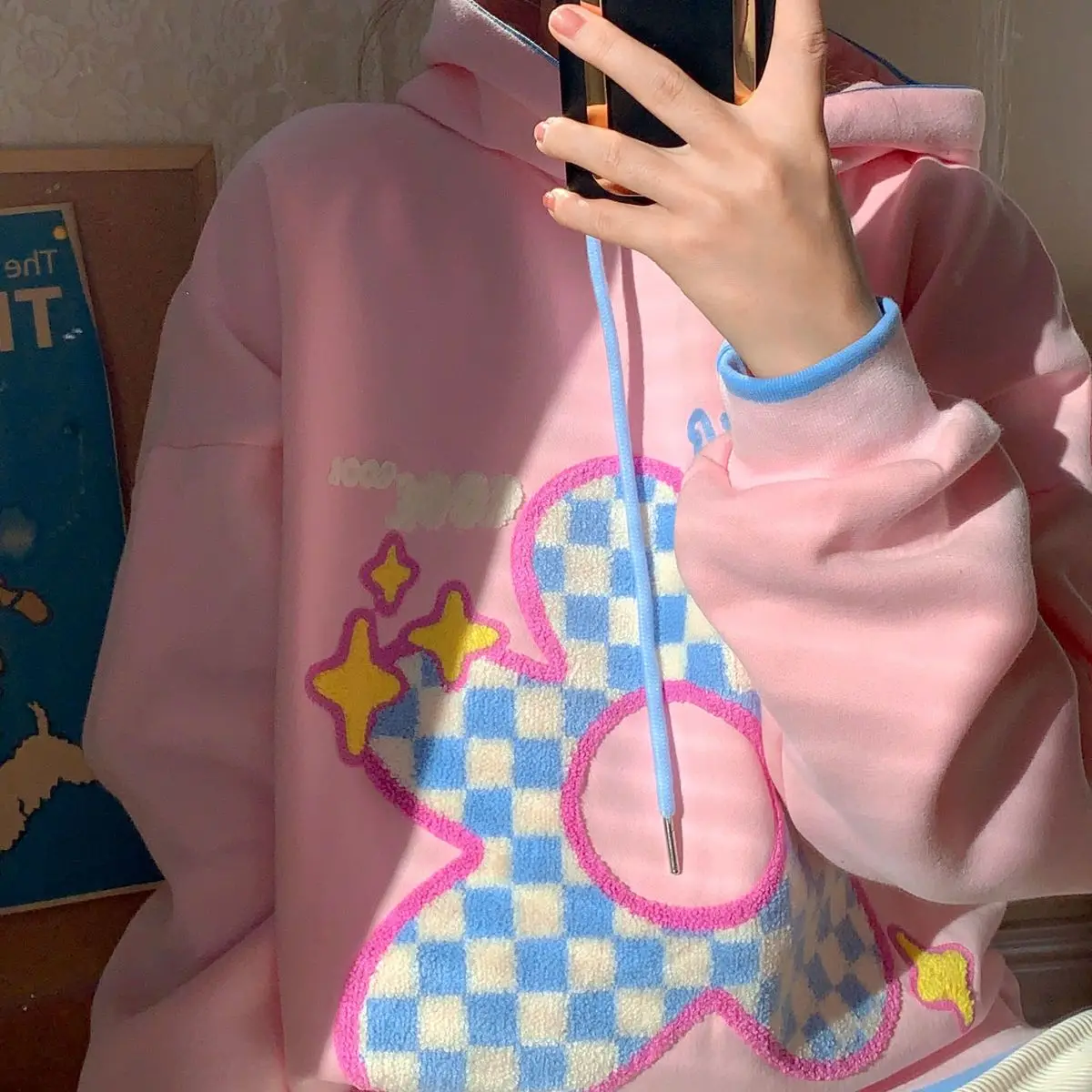 

Japan Autumn Winter Fresh And Sweet Japanese College Style Flower Embroidery Pink Loose Velvet Thickened Sweatshirt For Women