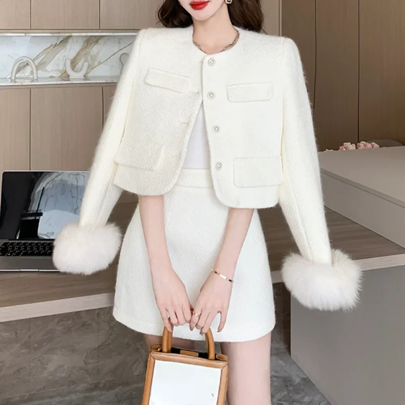 French Tweed Small Fragrance Quilted Coats + Mini Skirt Suit Women Long Sleeve Stitching Fake Hair Fashionwhite Two-piece Set