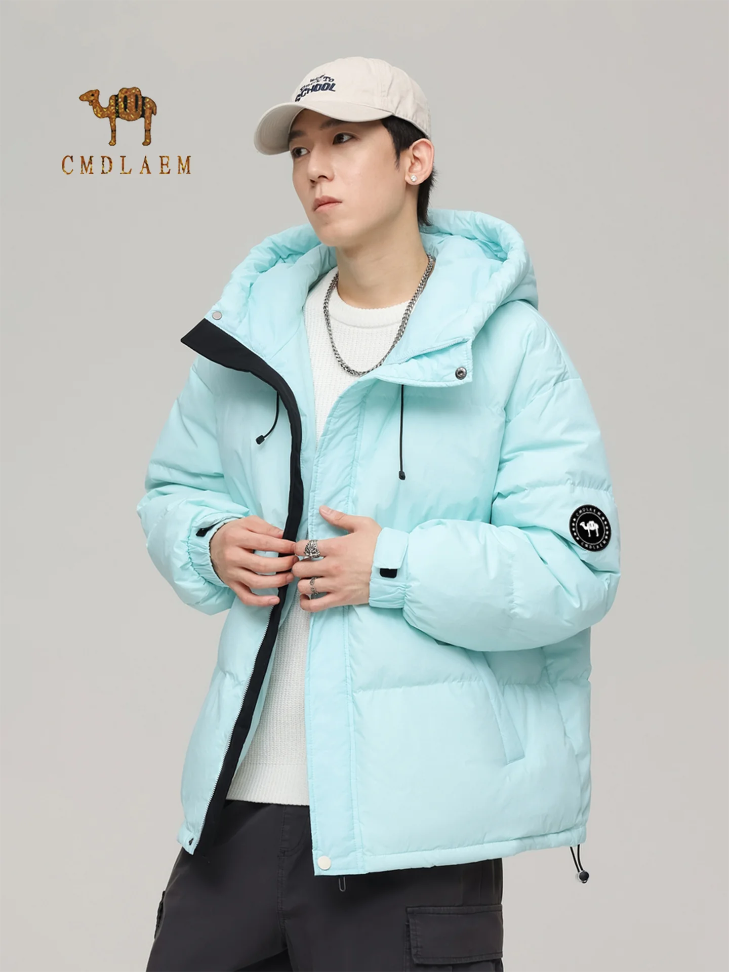 cmdlaem 티-인-원 다운 재킷: 겨울 야외 활동을 위한 최적의 선택