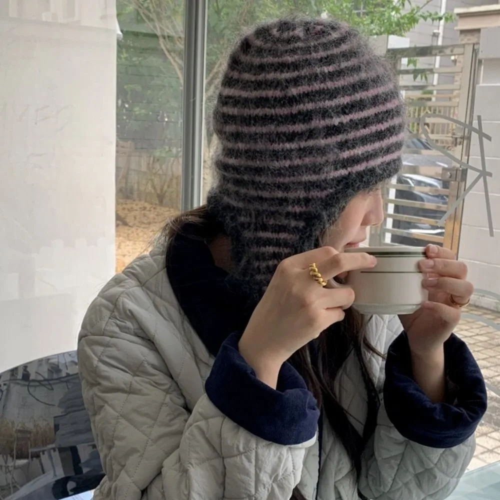 Niedliche Ohrenklappmütze im koreanischen Stil, Plüschmütze aus Kaninchenfell, gestrickte Mütze in Uni-Farbe mit Hasenohren, Ohrenmütze für Mädchen – Detail 9