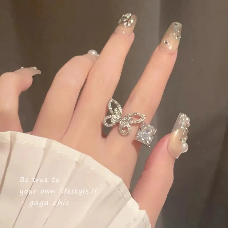 

Кольцо с квадратным бриллиантом и бабочкой, сахарным квадратом, женское модное изысканное легкое роскошное универсальное кольцо с открытым указательным пальцем, 202