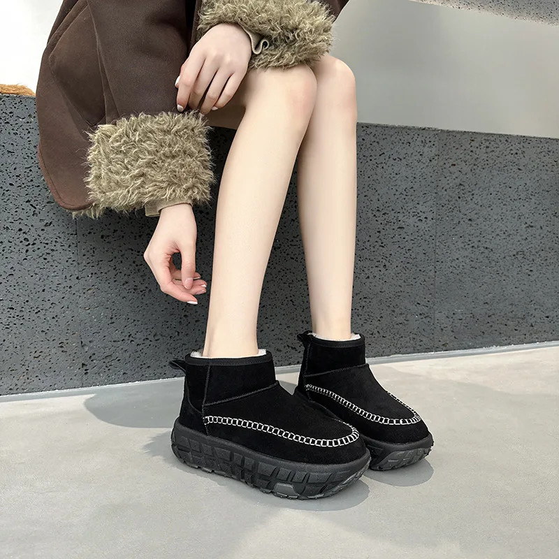 Nouvelles bottes de neige d'hiver 2026 à talons hauts, en cuir, à tube court, avec semelle intérieure rehaussante, antidérapantes, rehaussant la taille