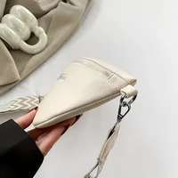 Soft Leather Women's Fashion Casual Fanny Pack Saddle Bag New Fashion Chest Bag Single Shoulder Crossbody Bag Travel Mobile Phone 4