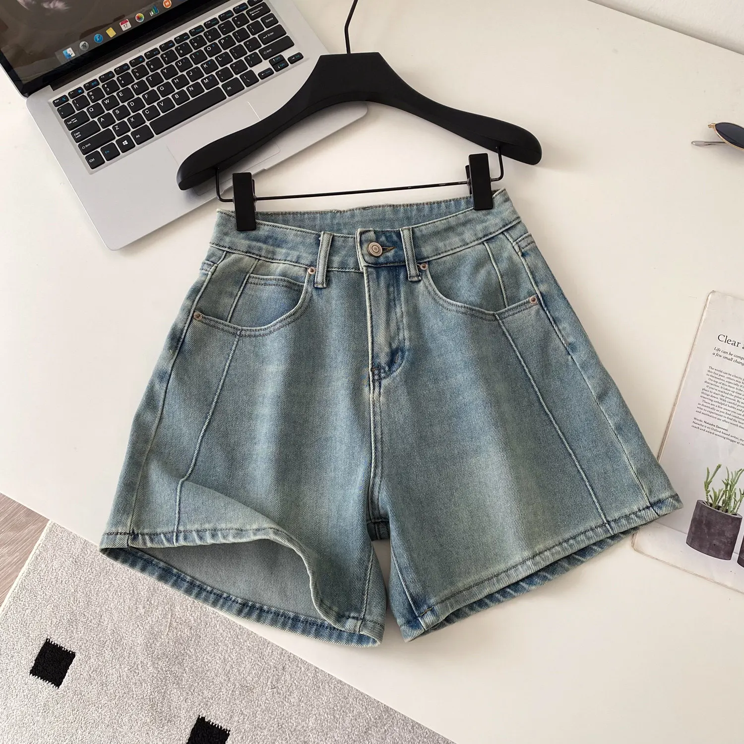 Retro Blue Washed Micro Elastic Denim Shorts for Women Versatile Casual Loose A-line Wide Leg Shorts 2026 Summer New