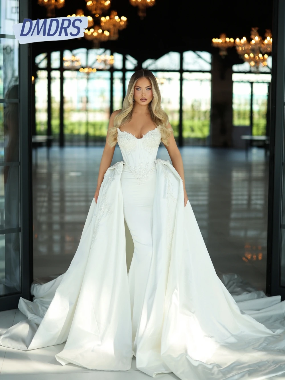 

Regal 2 in 1 Satin Wedding Dress Stunning Floor-length Ballgown Graceful Bridal Gown Beautiful Appliques Customized Bride Wear