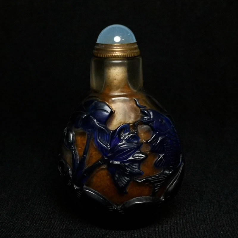 YIZHU CULTUER ART Size 3 Inch Chinese Old Beijing Glaze Carving Lotus leaf Fish Statue Snuff Bottle Collection