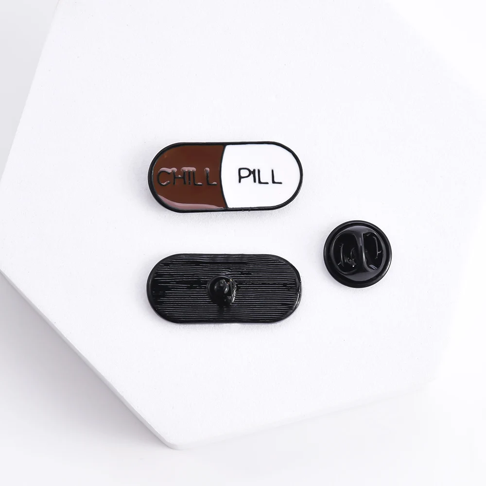 Sweet Cool Colorful Capsule Badge Fashion Medical Style Accessories Gift for Friends  Medicine Student Simple Brooch Jewelry Pin