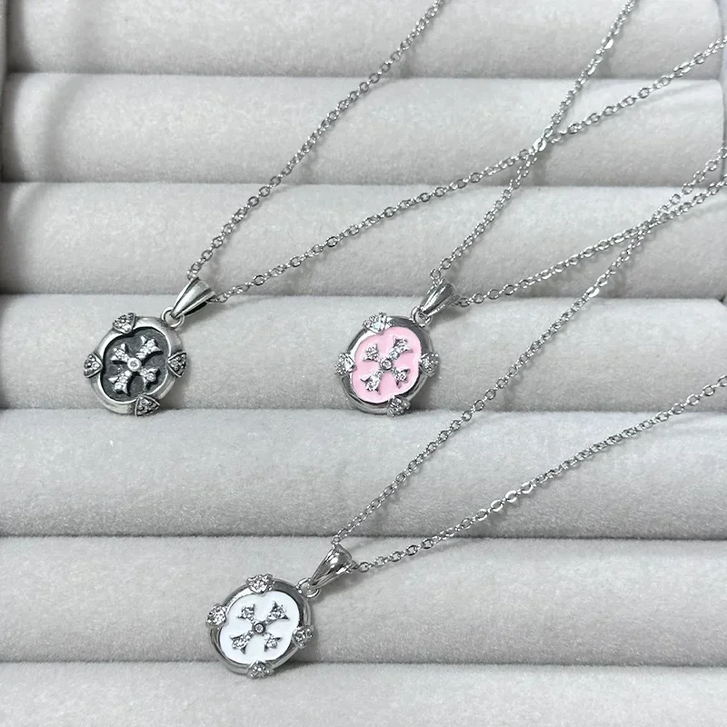 

MDL Moissanite Style.Medieval Vintage Niche Design Cross Pendant 18k Drip Enamel Micro Zirconia Diamonds Pendant