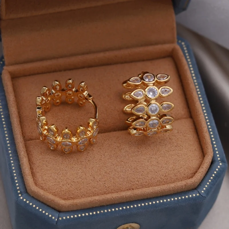 South Korea new design fashion jewelry 18K gold plated geometric zircon hoop earrings elegant women's daily work accessories