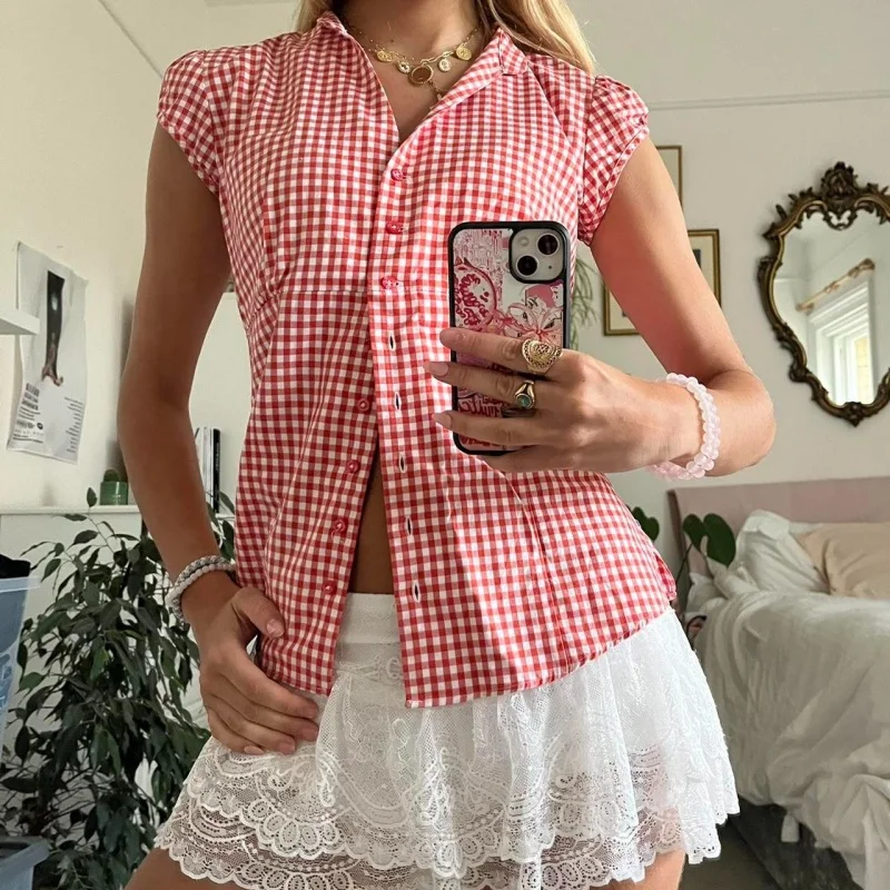 Women Y2k Gingham Short Sleeve Button Down Shirts Coquette V Neck Collared Crop Top Vintage Slim Fit Going Out Blouse Streetwear