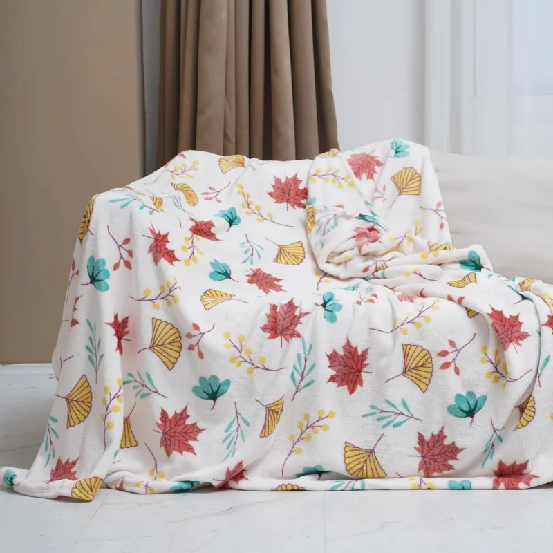 

Bed and sofa, soft fallen leaves, lightweight flannel, warm and comfortable blanket