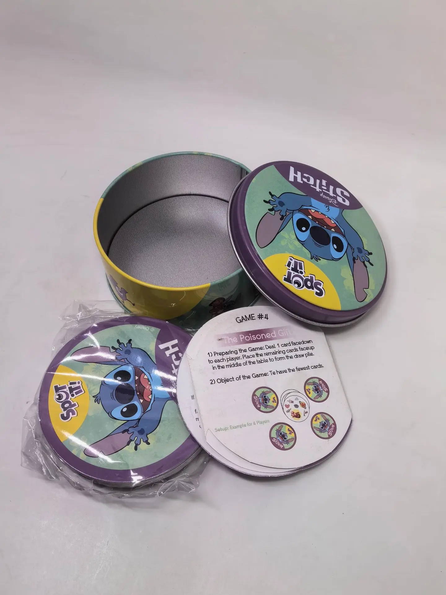 لعبة بطاقات Dobble Spot It - لعبة مطابقة سريعة المطابقة للأطفال والكبار، لعبة السفر للحفلات العائلية للأعمار من 6 سنوات فما فوق، 2-8 لاعبين