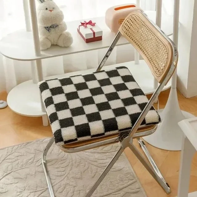 

40x40cm Nordic Checkerboard Diamo Polar Fleece Cushion Warm Comfortable Chair Seat Cushions Bedroom Floor Tatami Mat for Winter