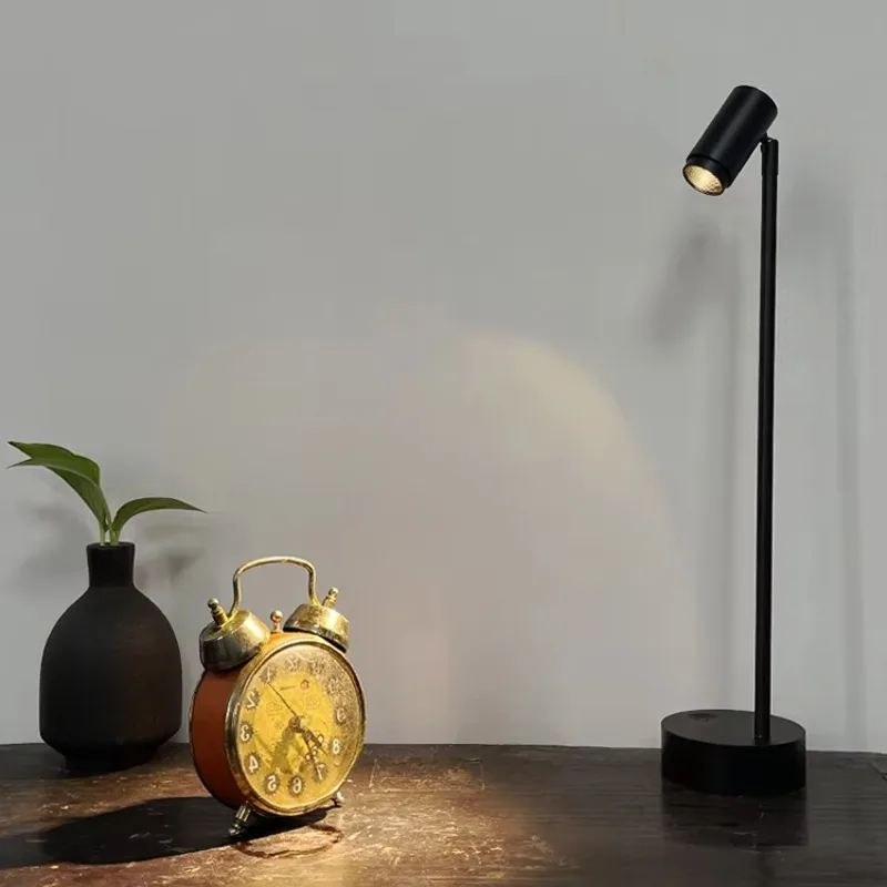 

High Quality Rechargeable Light Emitting Diode Floor Light Modern Design Jewelry Display and Exhibition Aluminium Body