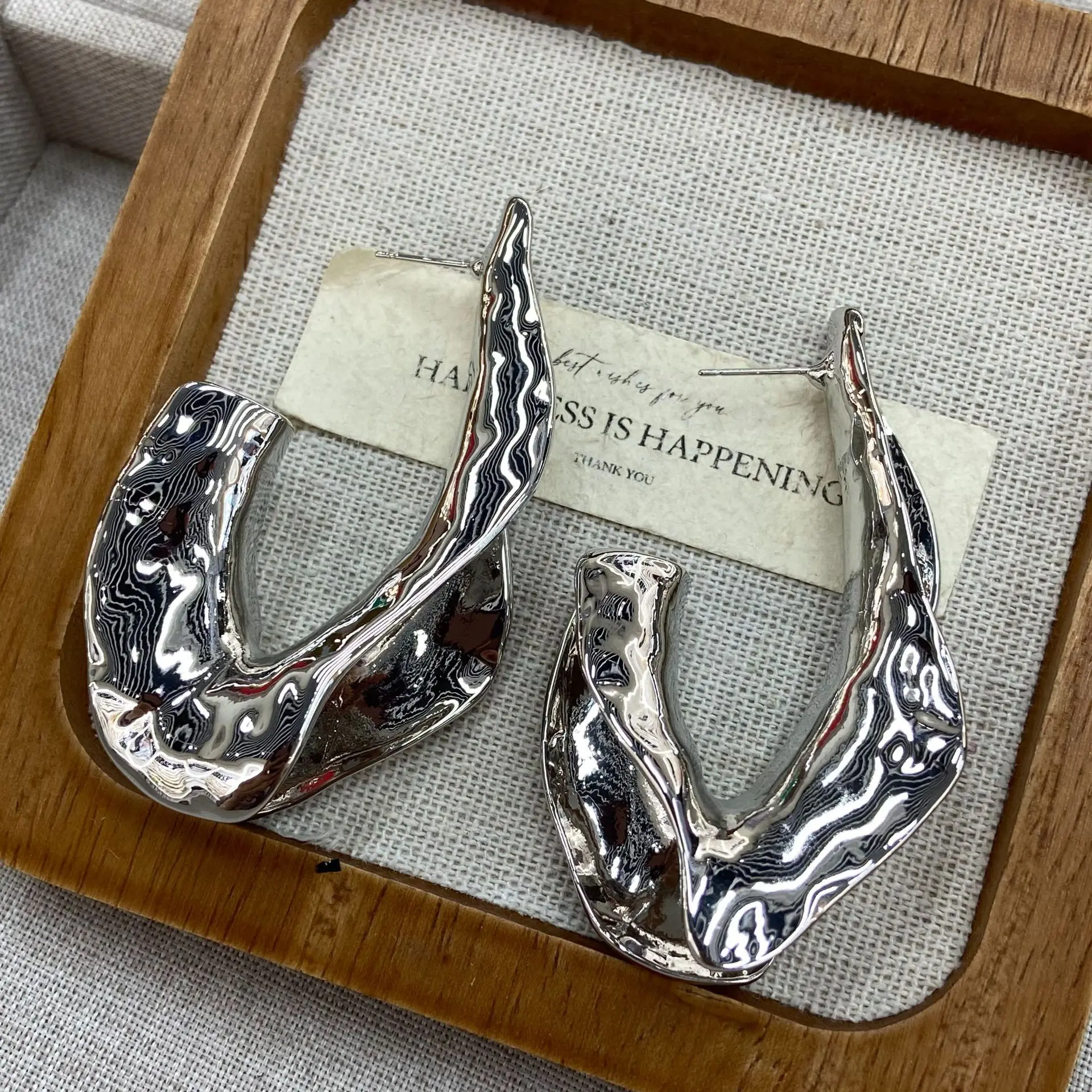 Abstract Wrinkled Textured Open Hoop Earrings Large Irregular U-Shaped Metallic Statement Earrings Trendy Women Accessories