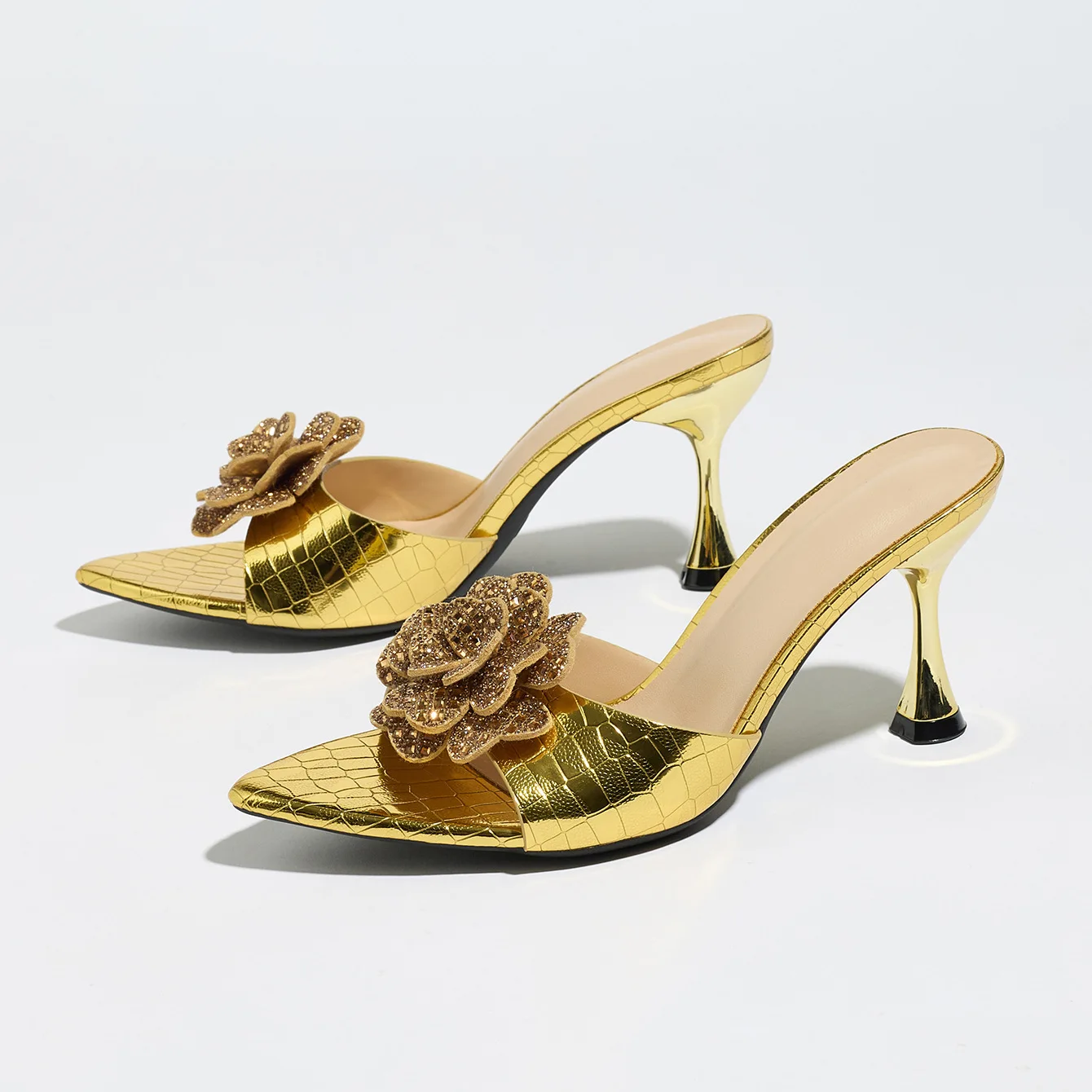 KM-ROYA 8CM/3.14inch Heel Gold Flip Flops Diamond Rose Heel Slippers Women Dress Pumps Shoes Outdoor Gladiator Sandals view 5