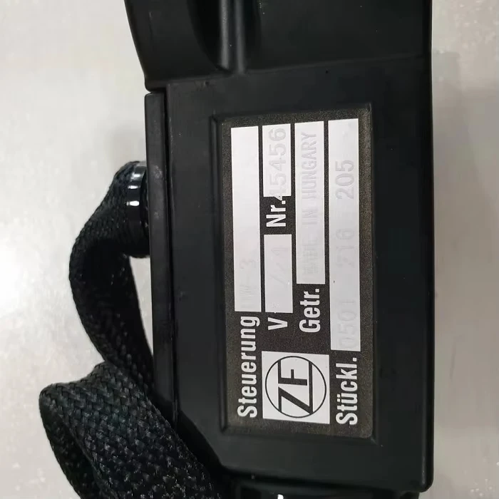 أجزاء نقل TLF 4WG200 7200001775 ناقل الحركة 0501216205 7200001775 محدد التروس