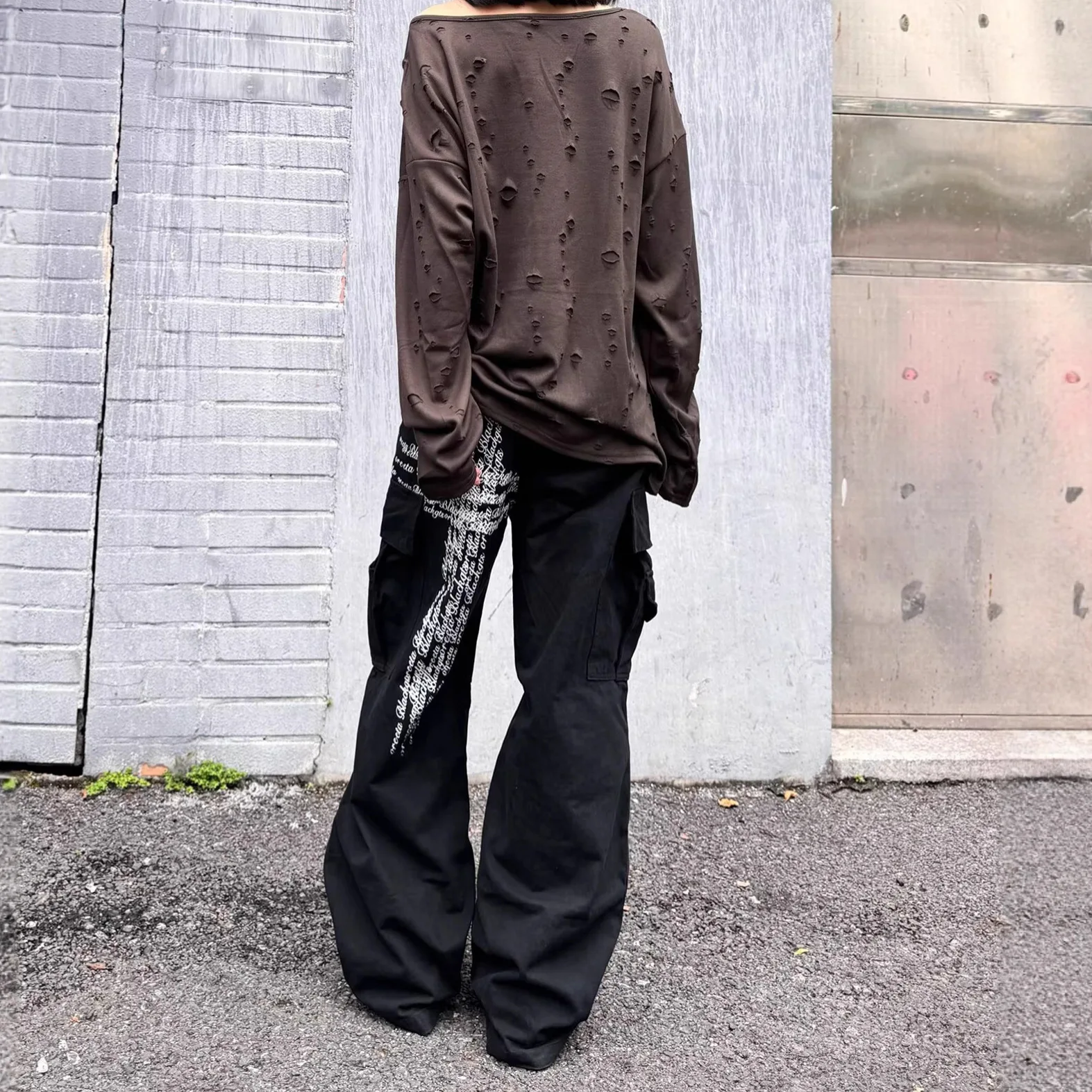 MWJLPWQ جينز رجالي مطبوع عليه حروف سوداء للجنسين نمط الشارع الأمريكي مغسول فضفاض متجعد متخصص جيب كبير بنطال ذو قصة أرجل واسعة 12001