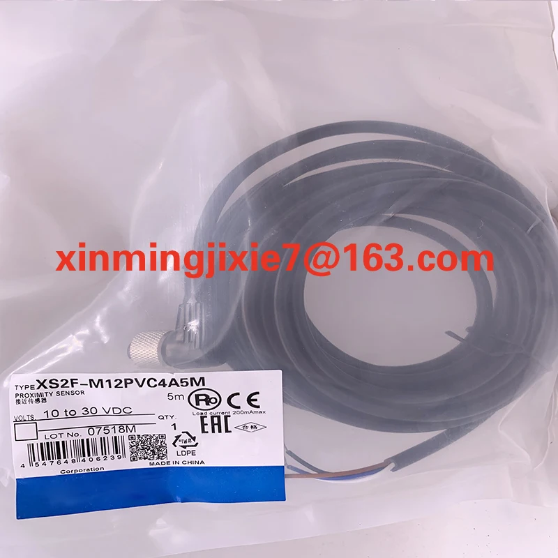 New sensor connection cable  XS2W-D421-J81F XS2F-M421-405-A 2M   In stock and selling well