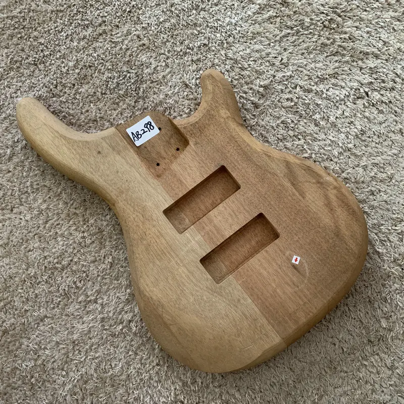 

Бас-боди из массива дерева, без отделки, с активными пикапами