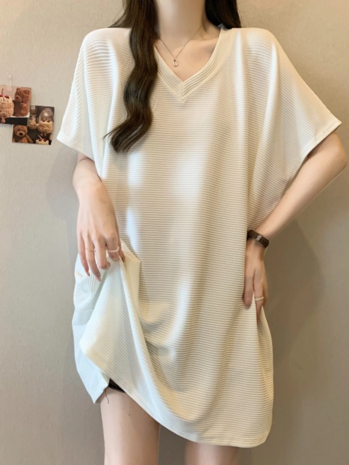 Loose V-Neck White Short Sleeve T-Shirt plus Size Women's Summer New Style Belly Covering Midi Length Casual Top