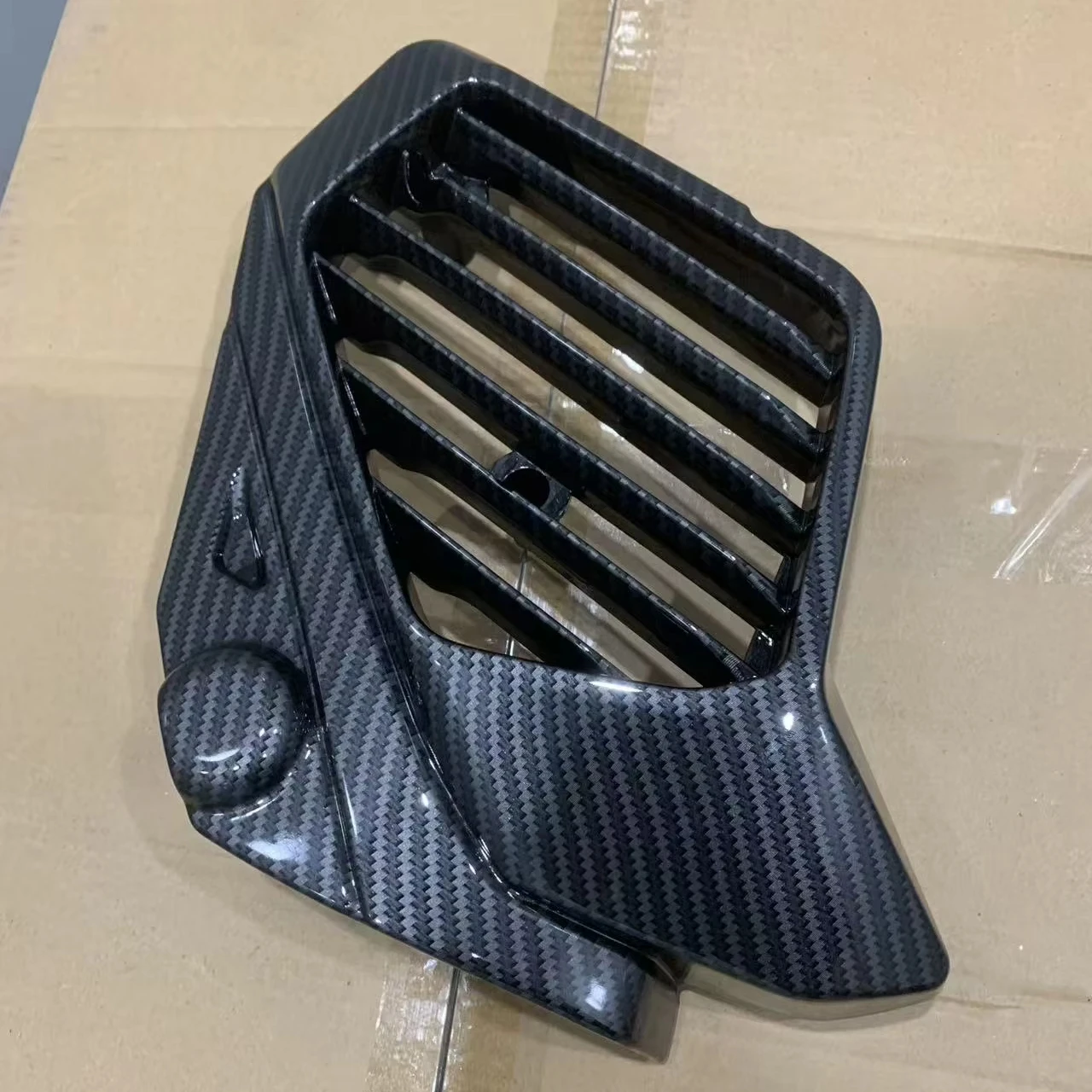 

Latest Carbon Fiber Style Fuel Cover for GY6 150cc 200cc Scooter Fuel Tank, Decorative Fairing Parts