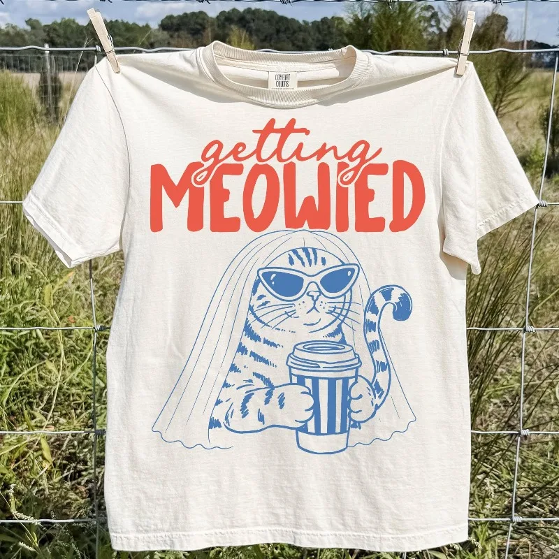 Getting Meowied Shirt, Funny Cat Bride Tee, Cat Wedding Shirt, Bachelorette Cat Lover Gift, Bridal Shower Cat Graphic Tee