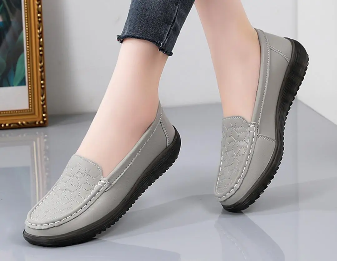 New Women Flats Shoes Women Genuine Leather Shoes Woman Loafers Slip On Ballet Flats Ballerines Flats Walking Shoes Large size