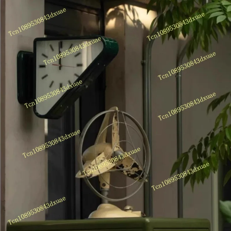 Living Room Minimalism Clocks Two-sided Wall Clocks Triangle Modern Clock Mechanism Silent Design Clock Watch for Decoration