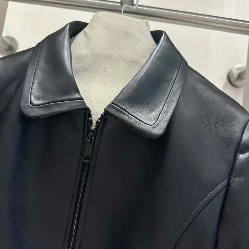 سترة من الجلد الطبيعي بياقة مقلوبة ملابس قصيرة الطول من جلد الغنم الناعم والحساس معطف نسائي للربيع والخريف