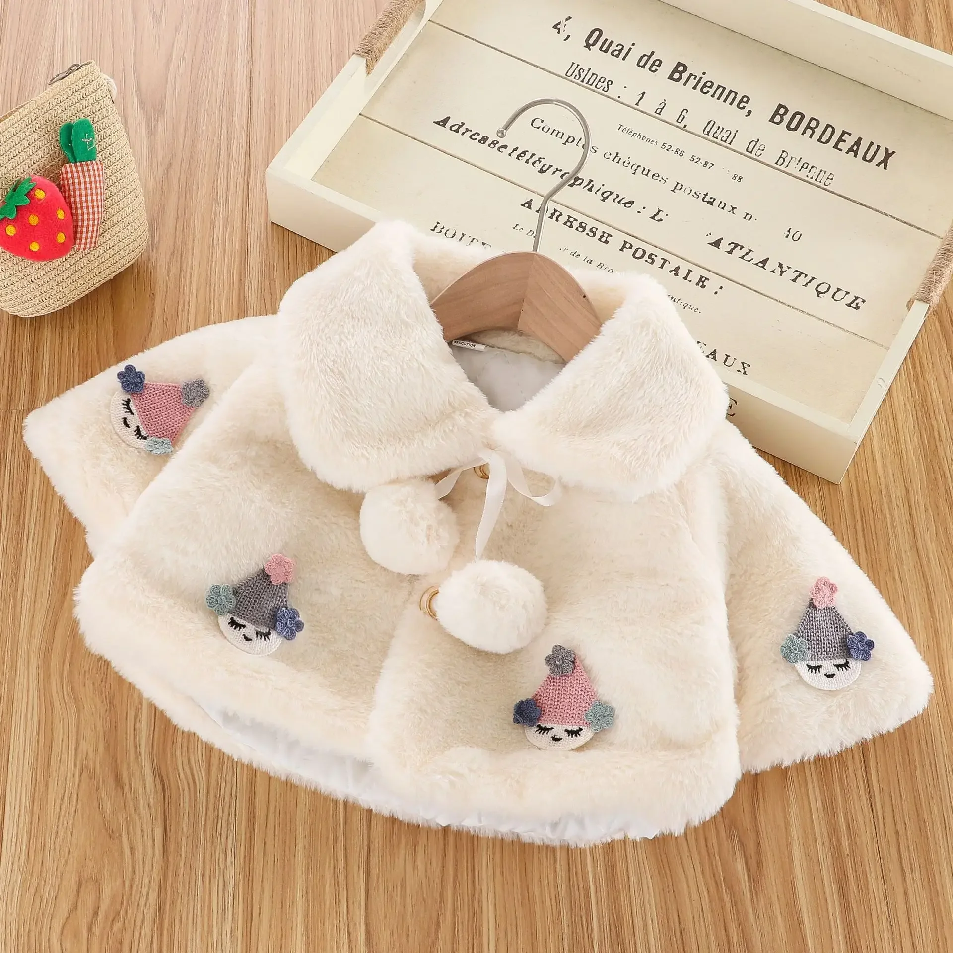 Baby Girl\'s Winter New Jacket Sweet Solid Color Warm Wool Sweater Suitable for 0-3 Years Old