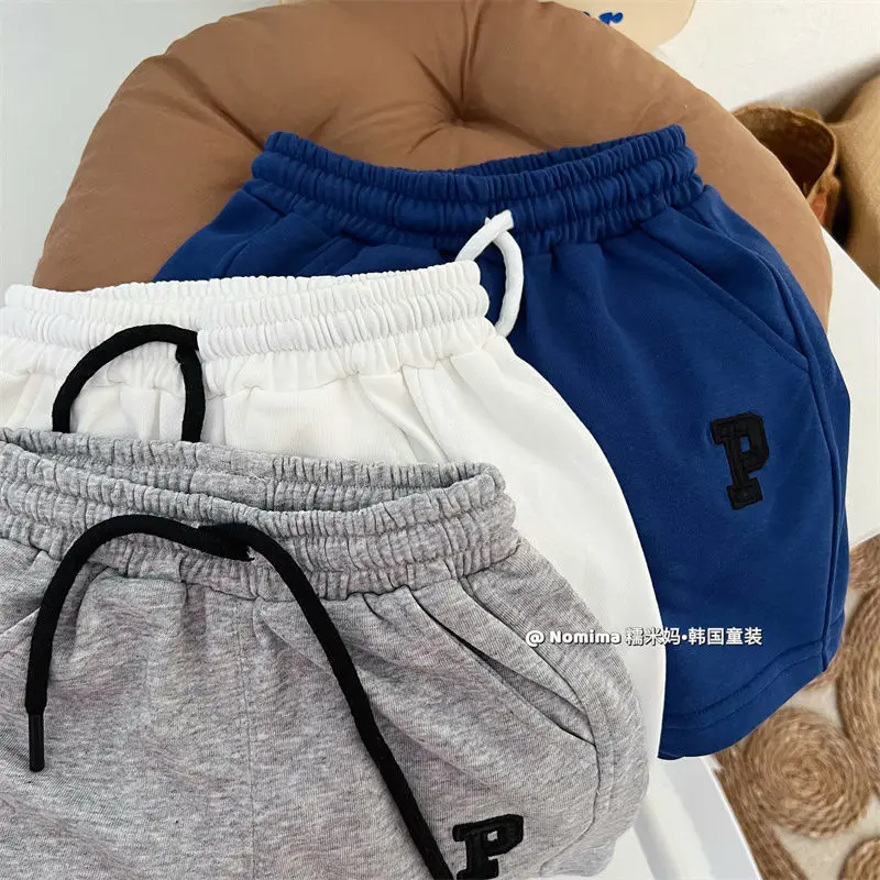 2025 الأطفال السراويل الصيف جديد الفتيان والفتيات رسالة P المطرزة القطن Sweatpants المتوسطة والأطفال السراويل غير رسمية T