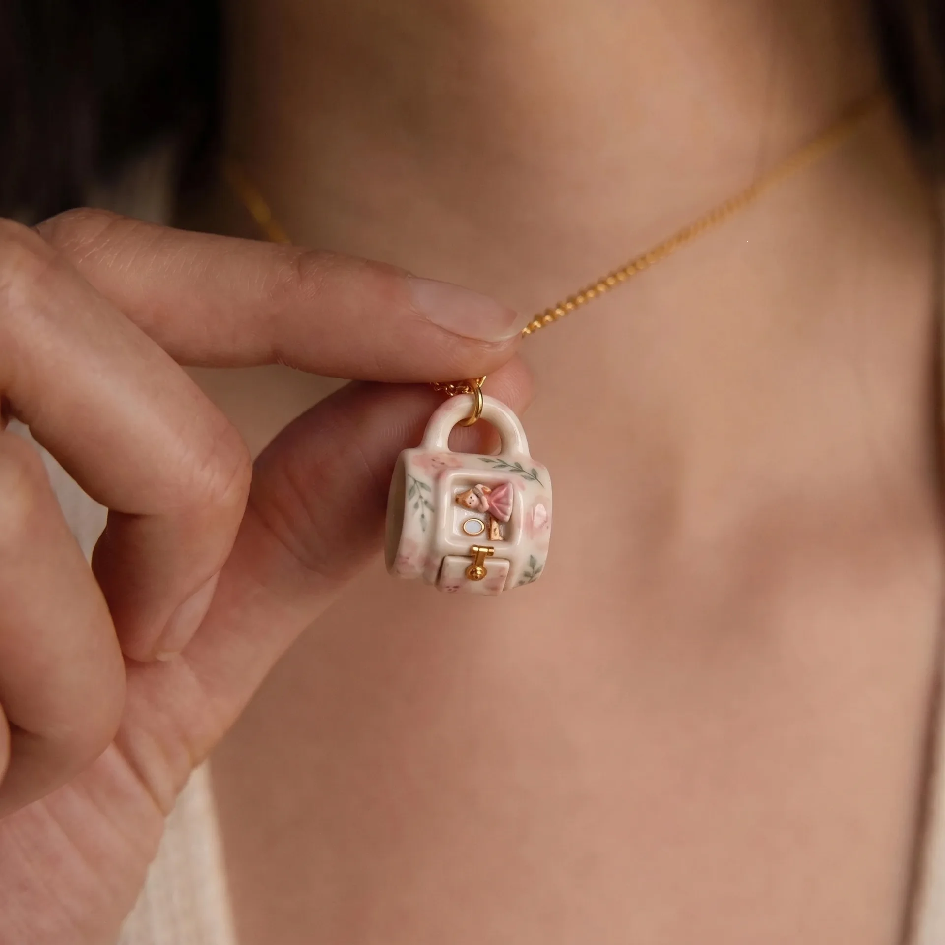 New Fashion Scene Healing Girl Necklace Cartoon Mug Necklace for Women Girls Bunny Cat Miniature Pendant Necklace Christmas Gift