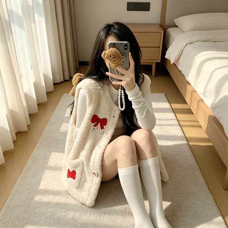 New Cute Hello Kitty Sherpa Fleece Vest Women Double Side Embroidery Oversized Sleeveless Kawaii Winter Casual Outerwear Jacket
