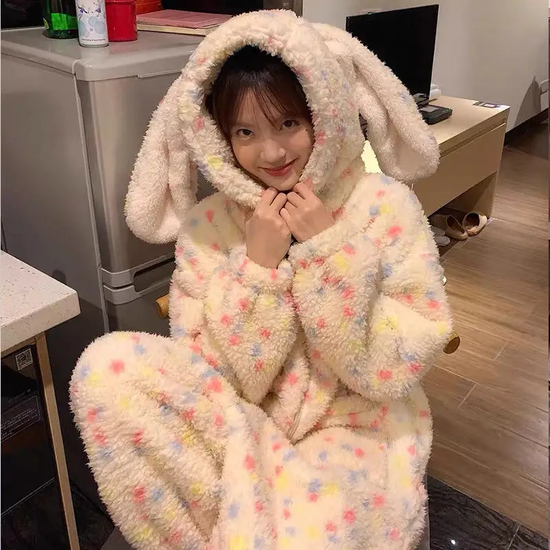 Combinaison d'hiver à capuche avec oreilles de lapin à pois, vêtements de maison en corail épais de dessin animé pouvant être porté à l'extérieur, 2025