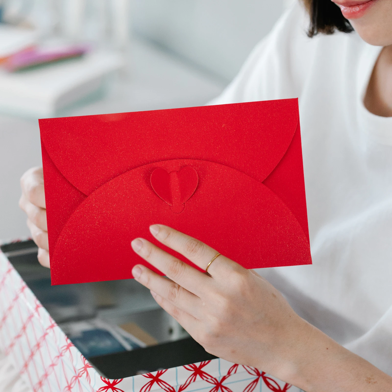 

20pcs Pearl Paper Envelope Love Buckle Square Wedding Greeting Cards Envelopes Bridal Shower Business Graduation Invitations
