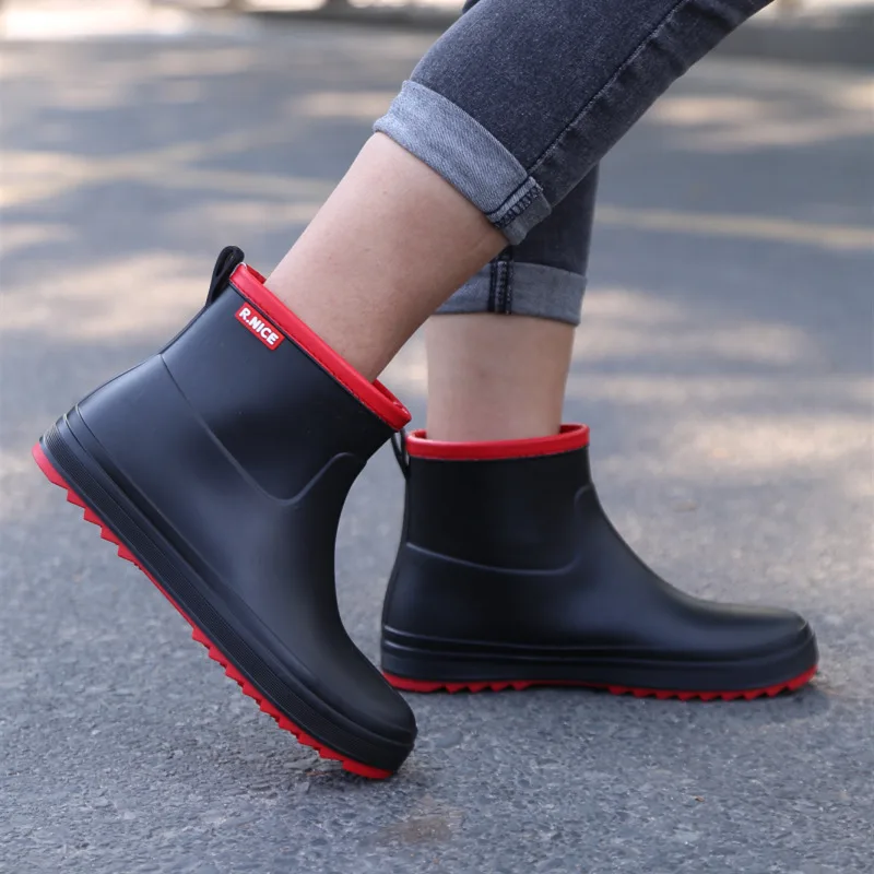 Four Seasons Rain Boots Women's New Waterproof Shoes Non-slip Short Boots Fashion Thick Bottom Deodorant Rain Boots