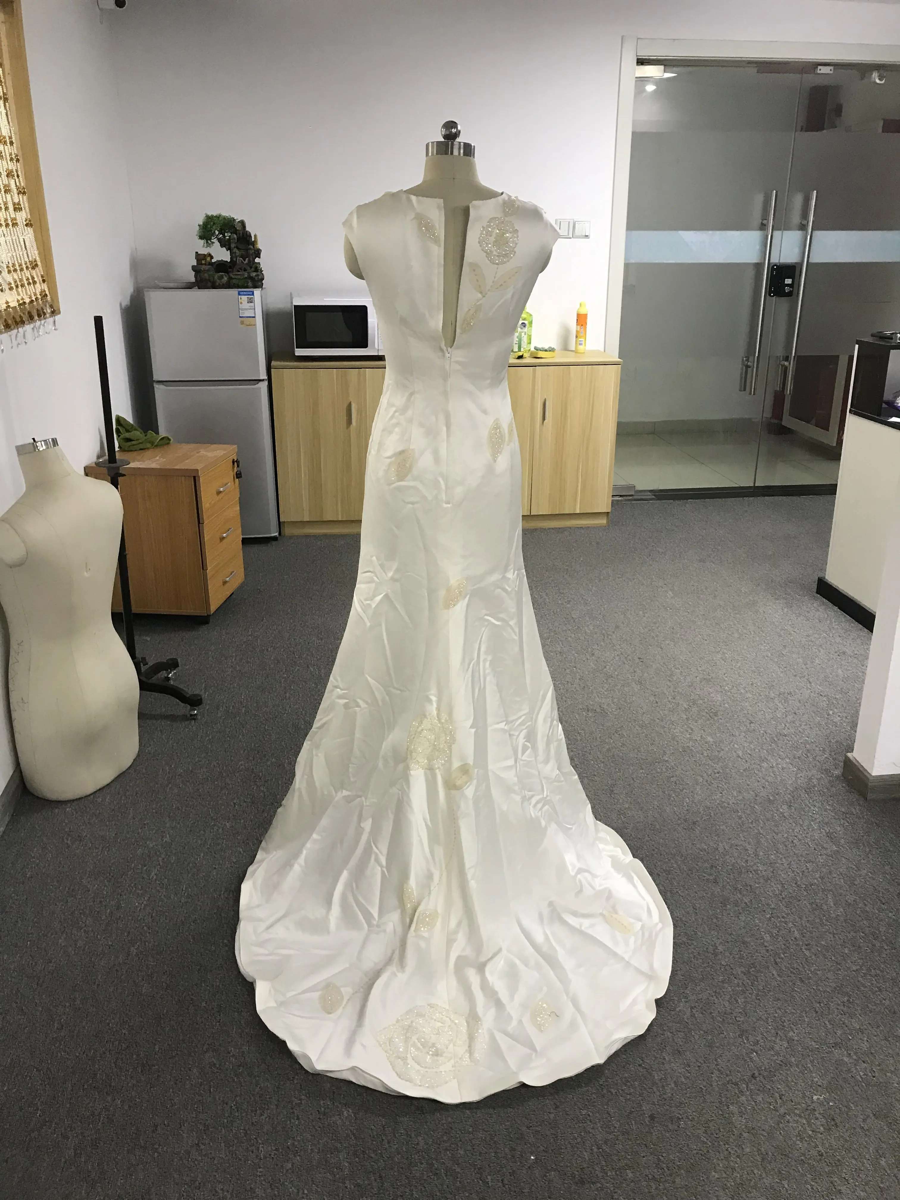 CloverBridal Cổ Tròn Không Tay Áo Váy Họa Tiết Hoa Vestidos De Ocasión Một Medida Giảm Giá Nhà Máy Áo Dài Cô Dâu 1430