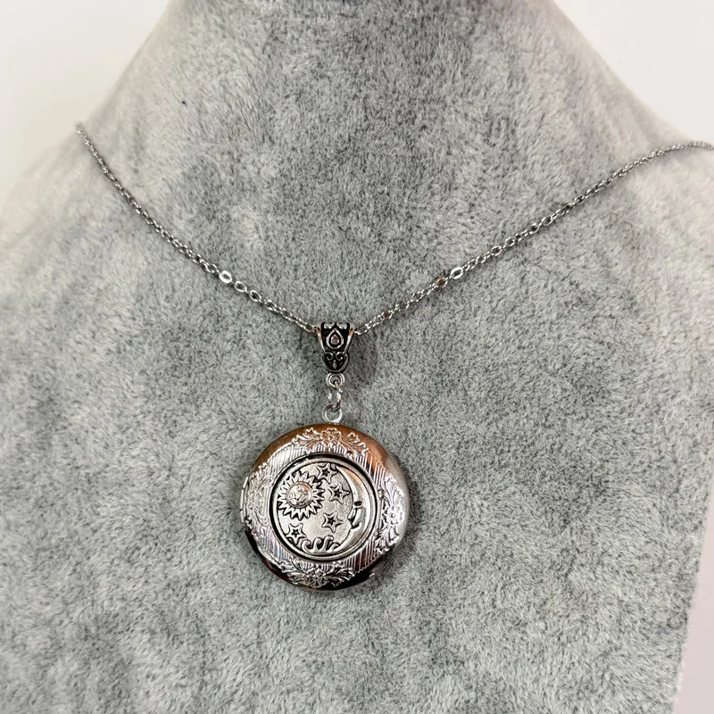 Vintage Sun Moon Phase Stainless Steel Pendant Necklace Fashionable Astral Jewelry with Lock Design