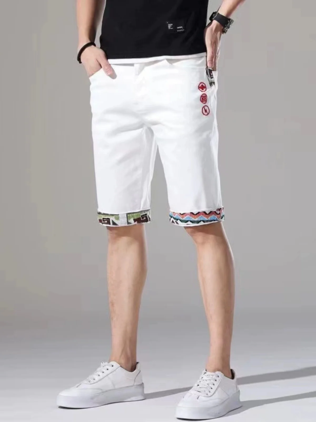 

Мужские летние джинсы-шорты из высококачественного денима с вышивкой, приталенные, легкие, белые, средней длины