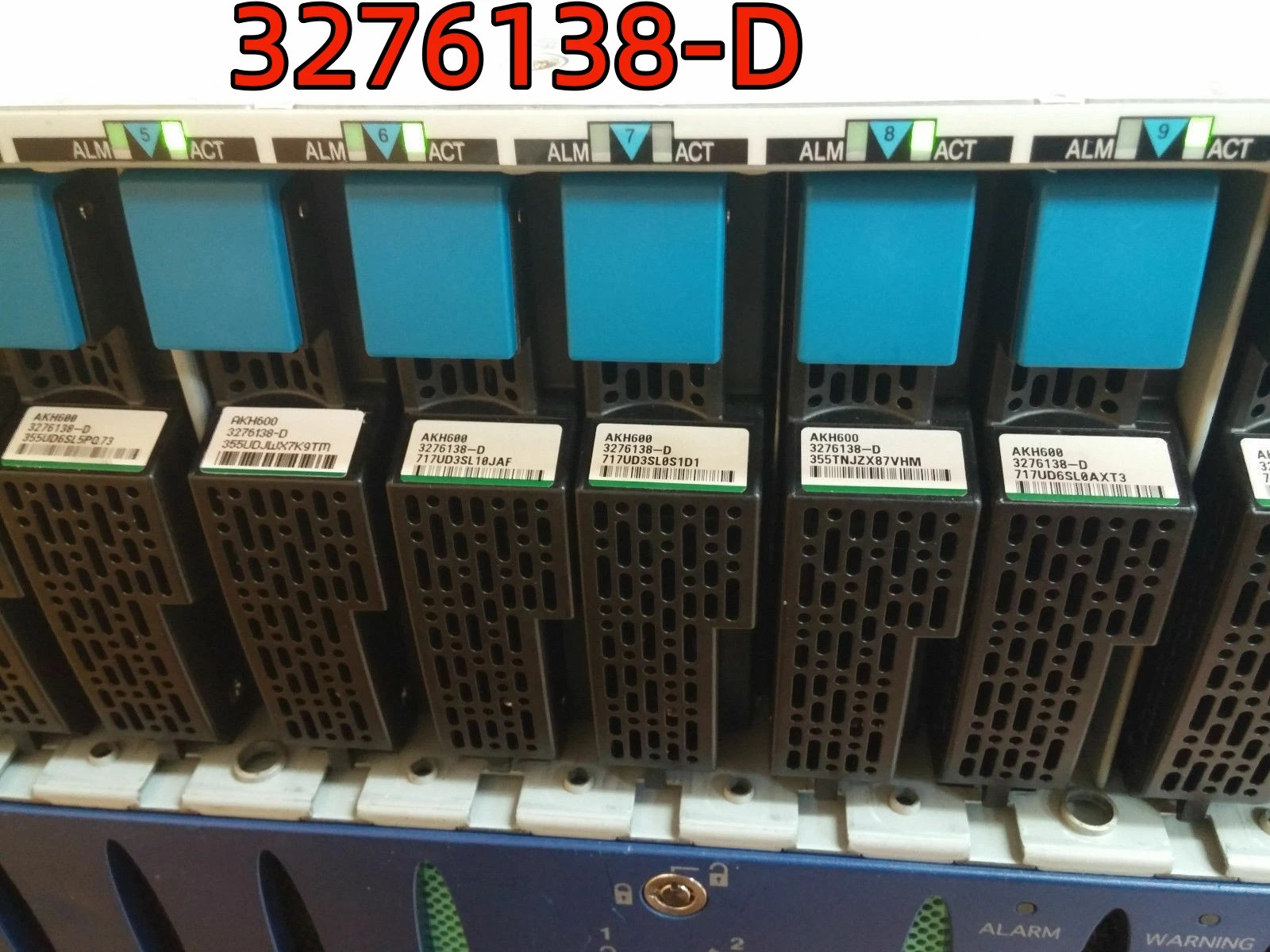 

For HDS 3276138-D AMS2100 2300 2500 AKH600 600GB HUS156060VLS600 15K SAS