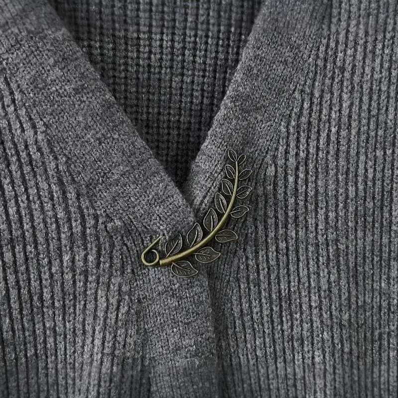 Schal-Cardigan-Schnalle, dekorative Brosche aus Legierung, Vintage-Retro-Brosche, natürliche große Sicherheitsnadel-Brosche für Schals und Kleider im Alltag – Detail 10