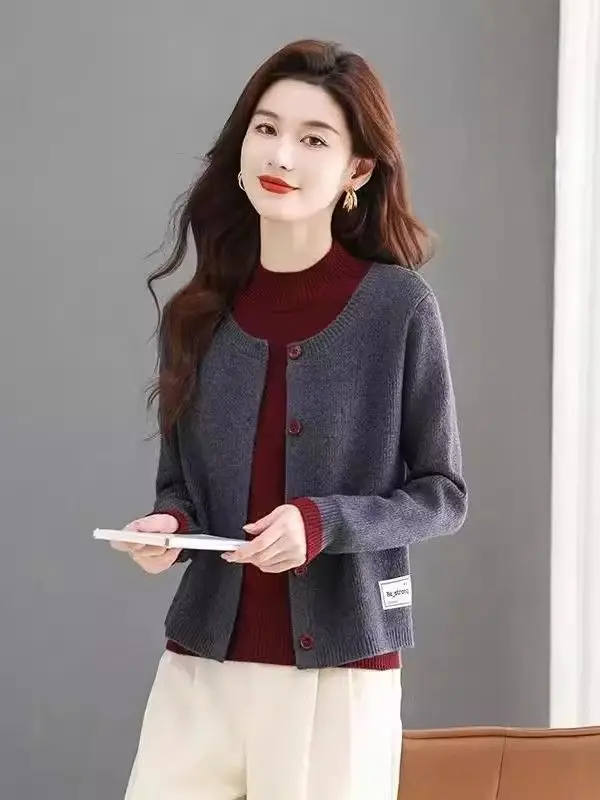 

Весенняя одежда, новинка 2025 года, искусственный вязаный кардиган из двух частей для женщин, модная повседневная и универсальная модная верхняя одежда, куртка, топ