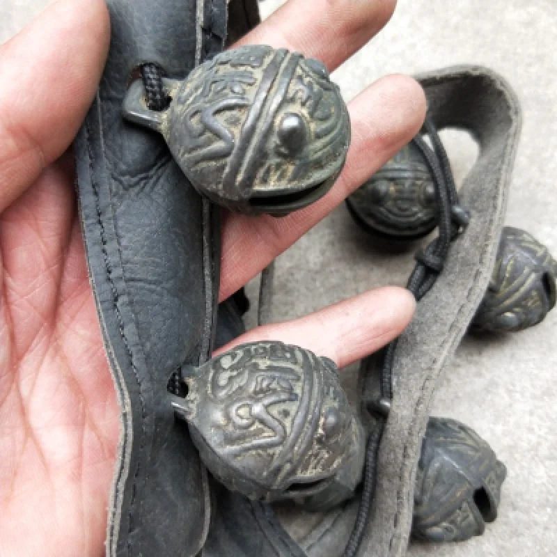 Retro bronze tiger head and longevity bell