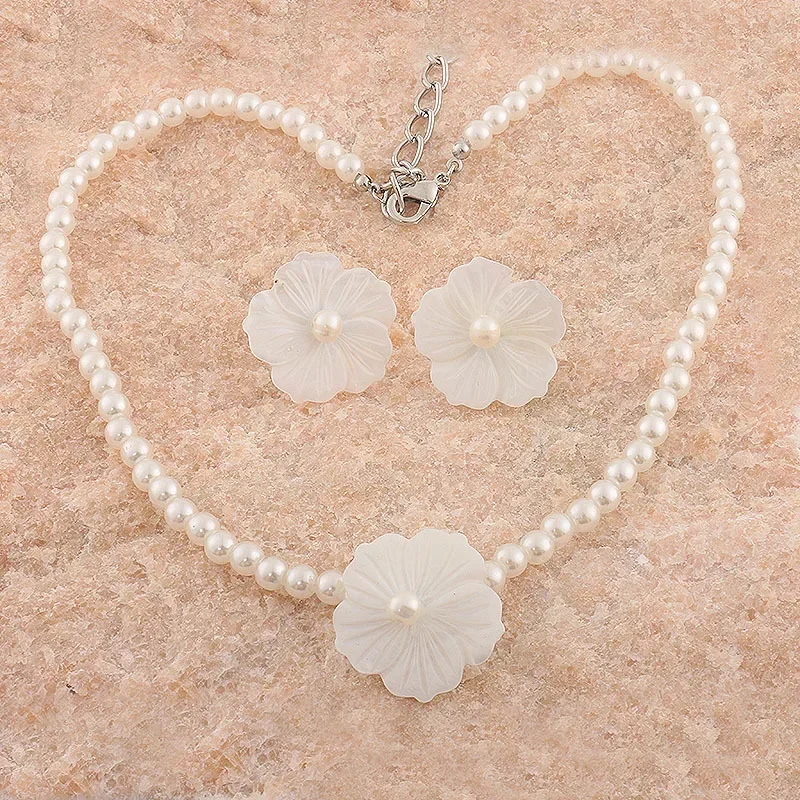 Fashion Jewelry Delicate Design Elegant Temperament Simulated Pearl Flower Necklace For Women Wedding Gifts Accessories