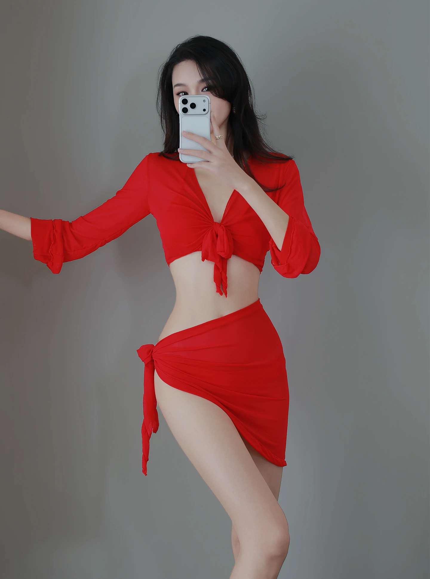 

Новый тайский красный бикини-комплект из четырех предметов 2026 года, купальник для девушек, сексуальный, утягивающий, для отпуска и горячих источников, корейский бренд, с чашечками, без S-размера