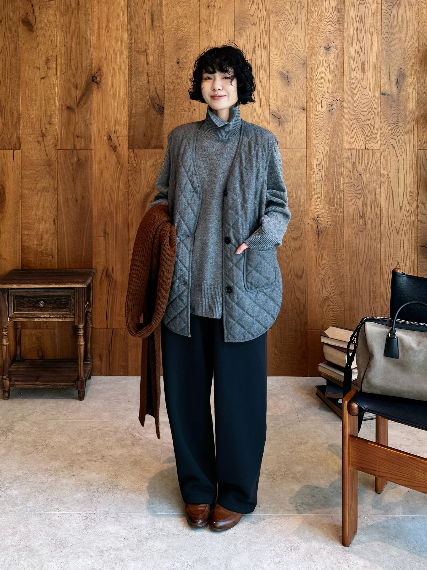 

Модный женский жилет 2025: Новинка осенней коллекции, верхняя одежда, однотонный, с V-образным вырезом, стандартной длины, из смесового полиэстера, для повседневной носки