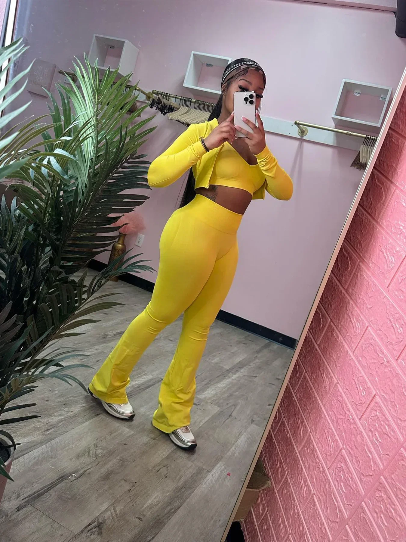 

Women's Fashion Solid Color U-neck Short Halter +zipper Short Top+high Waist Micro Flare Pants Sports Casual Three-piece Suit