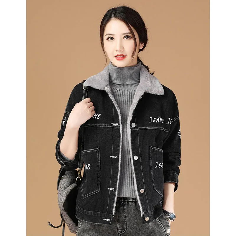 

Lamb Wool Women's Black Denim Coat 2025 Autumn Winter New Female Korean Version Harbor Jacket Plus Velvet Padded Cowboy Overwear