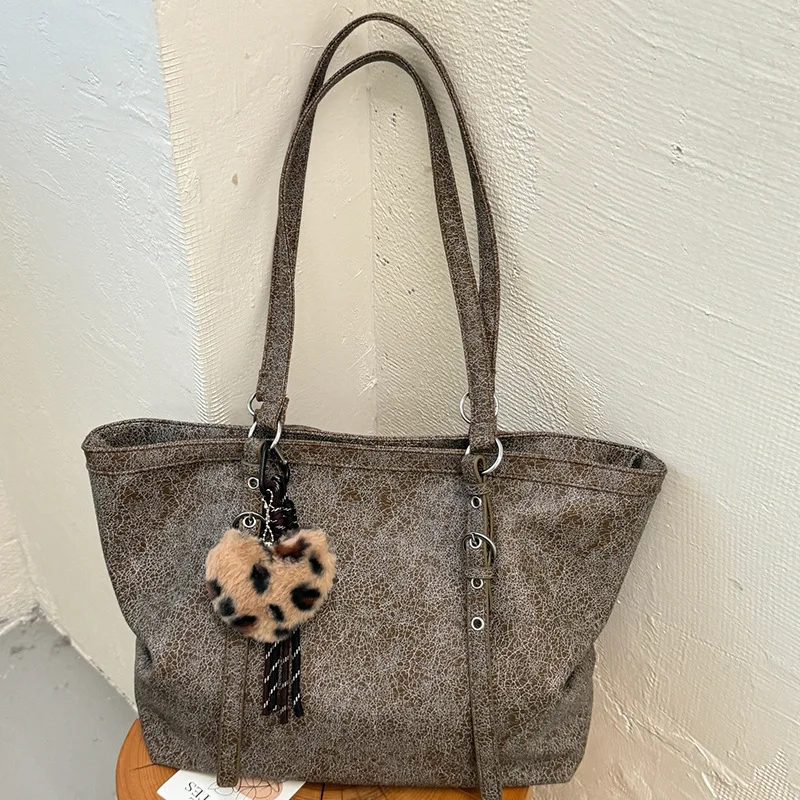 Women PU Vintage Tote Bag Large Capacity Shoulder Handbag with Leopard Heart Charm Casual Shopping Bag